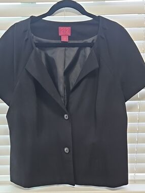212 Collection Black Short Sleeve Button-Front Top